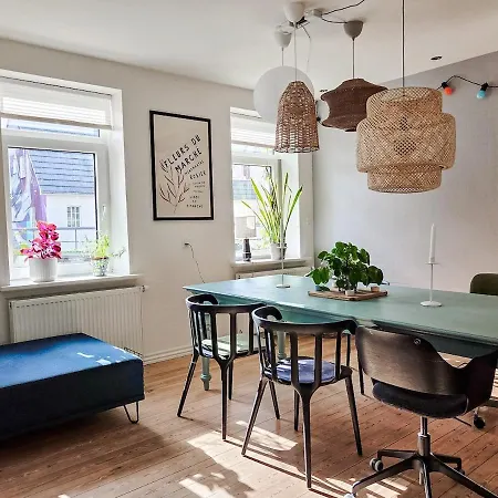 아파트 Large Cozy, Good Location, Open Terrace *