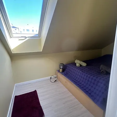 Large Cozy, Good Location, Open Terrace